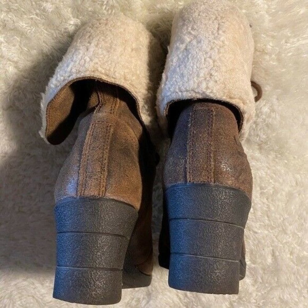 UGG Leather Zea Shearling Lace Up Ankle WEDGES Boots WATERPROOF Size 9 - Picture 9 of 11